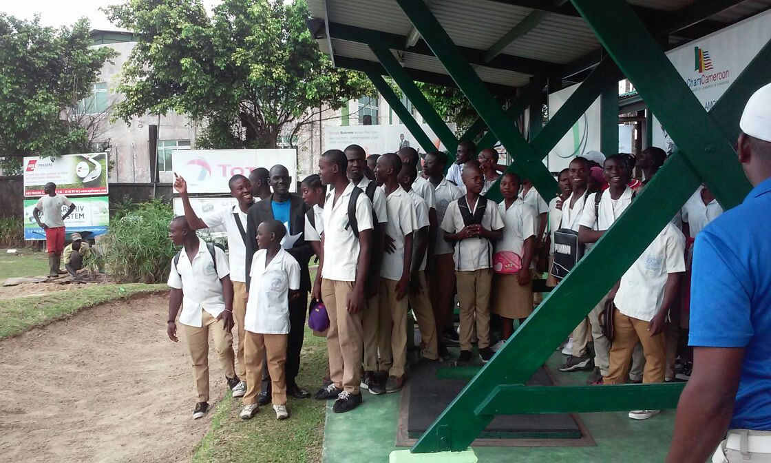 Les élèves du secondaires découvrent le Golf à Douala